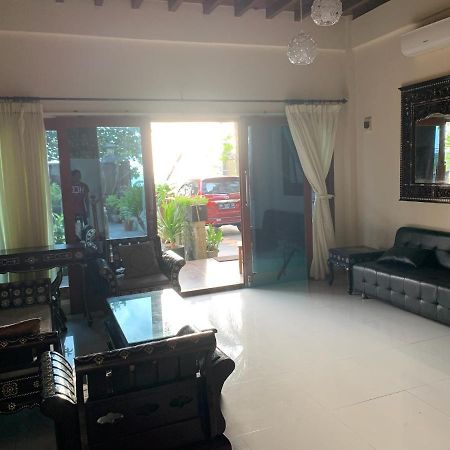Villa Kenanga in Meninting Mataram Exteriör bild