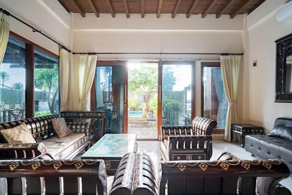 Villa Kenanga in Meninting Mataram Exteriör bild