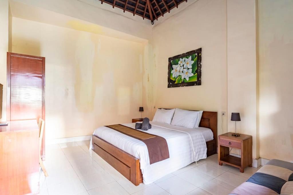 Villa Kenanga in Meninting Mataram Exteriör bild