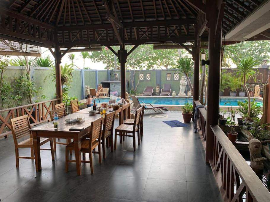 Villa Kenanga in Meninting Mataram Exteriör bild