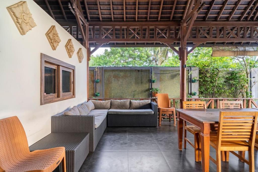 Villa Kenanga in Meninting Mataram Exteriör bild