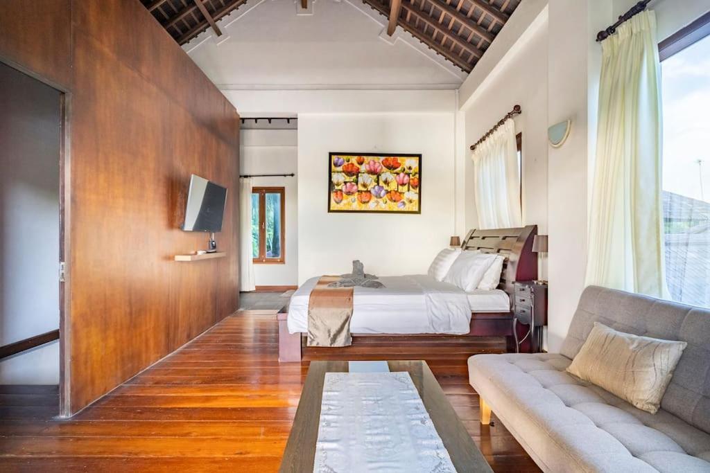 Villa Kenanga in Meninting Mataram Exteriör bild