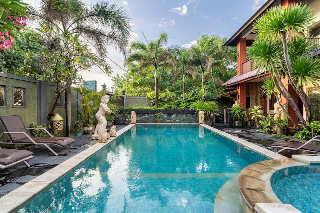 Villa Kenanga in Meninting Mataram Exteriör bild